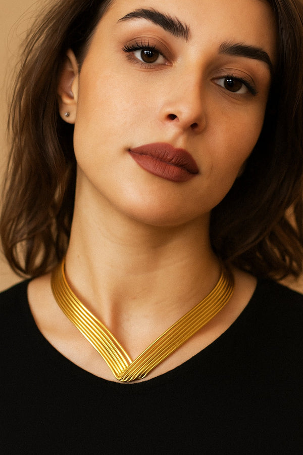 V-Neck Bold Gold Collar Necklace N-15
