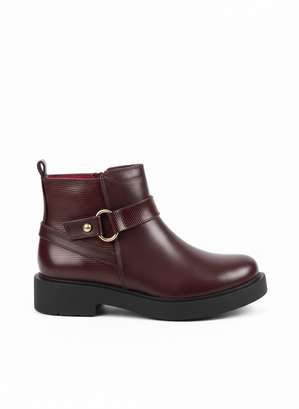 Boot with an elegant round buckle B-3