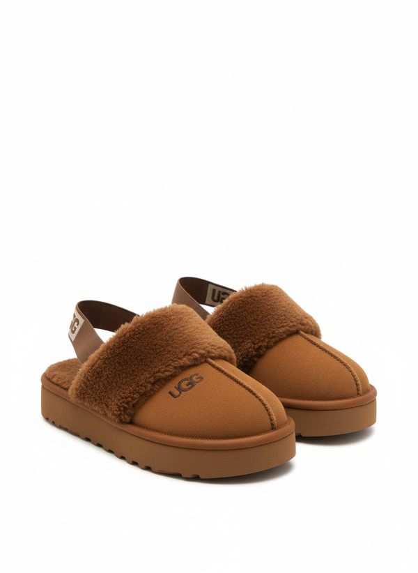 Clog designed with a plush fur upper UG-1