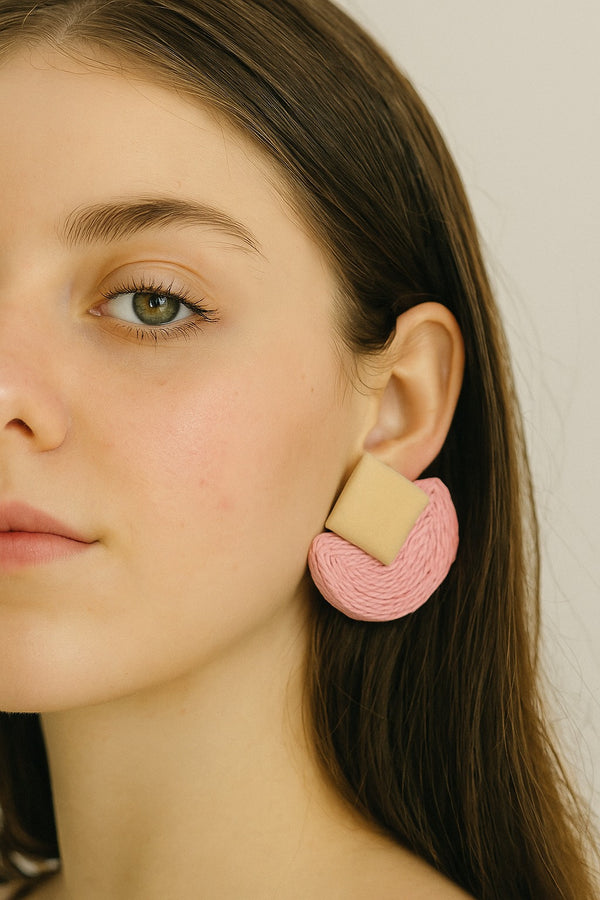 Uniquely shaped earring with a piece of wood EA-2