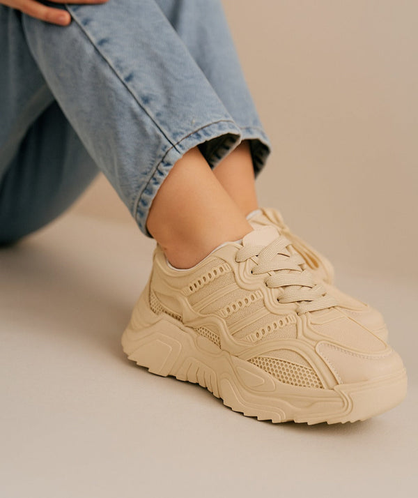 Sporty Chunky Sneaker – L-674