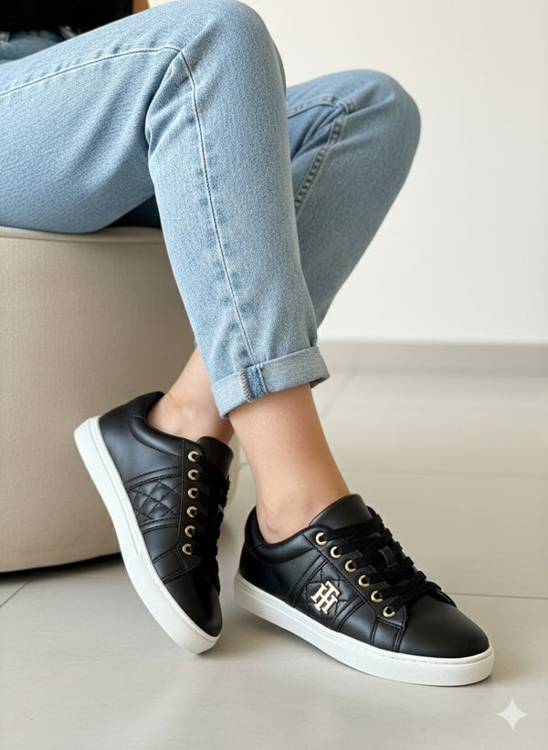 lightweight lace-up sneaker TH-2
