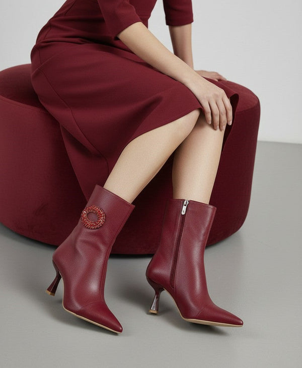 Elegance Boot with Crystal Ring R-405