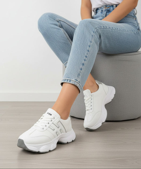 Sleek chunky sneaker style L-1102